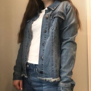 💧Distressed jean jacket💧